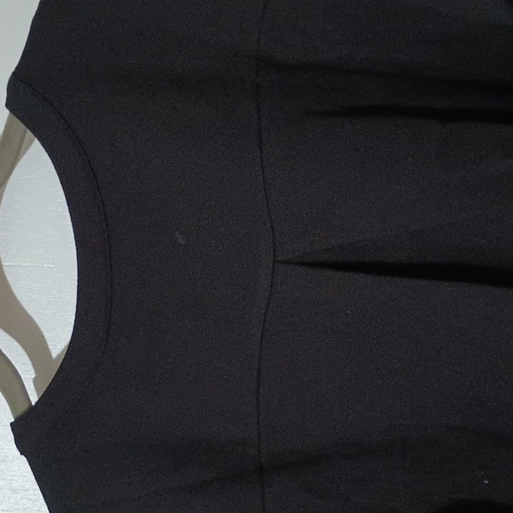 Anne Klein Medium Black "Y" Neck Half Zip Short Sleeve Top - Picture 5 of 6